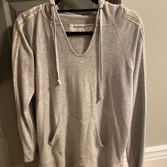 Tops - Sweatshirt Project Hoodie